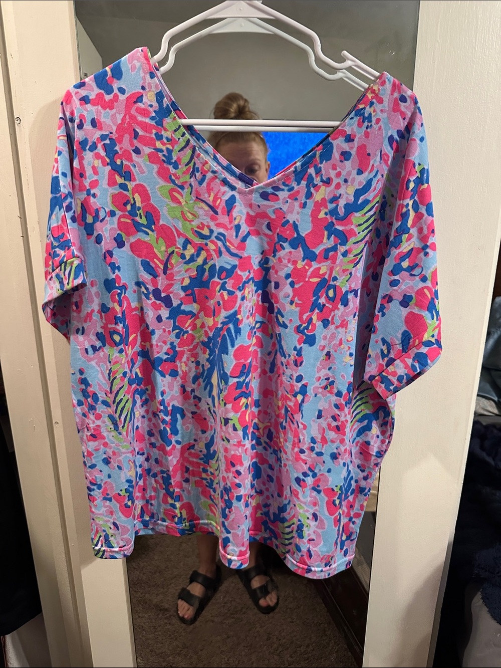 Women’s Pink & Blue Printed V-Neck Top